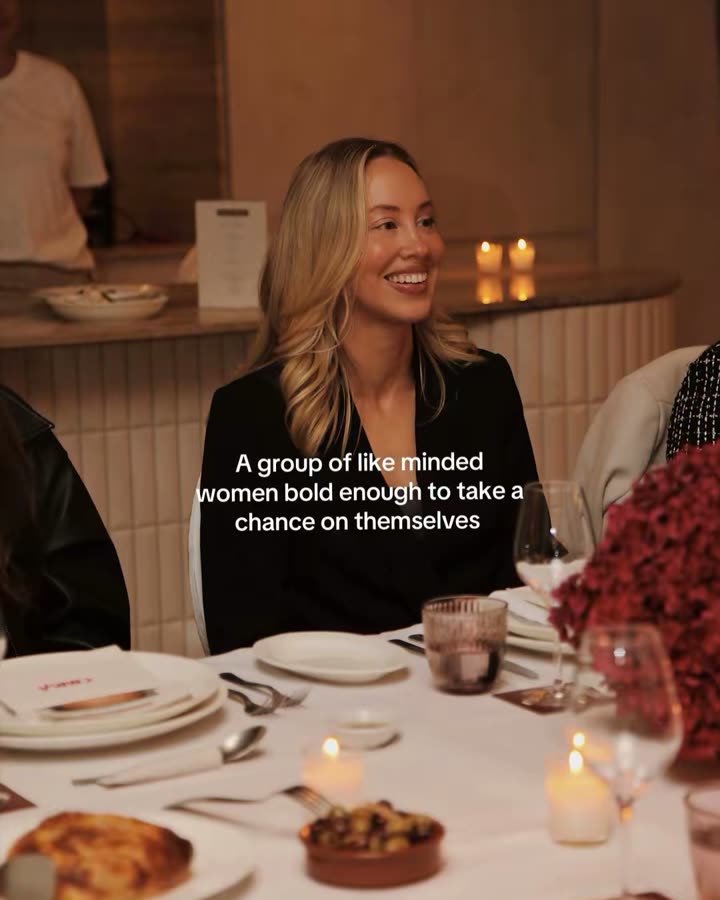 A table full of female founders